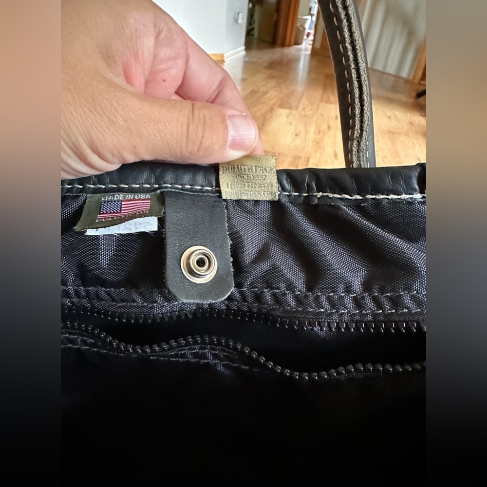 Duluth Trading Sportmans Black Leather Tote - Picture 16 of 16